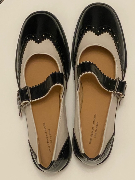 Shoes - Classic Two-Tone Oxford Mary Jane Shoes - Black and Cream